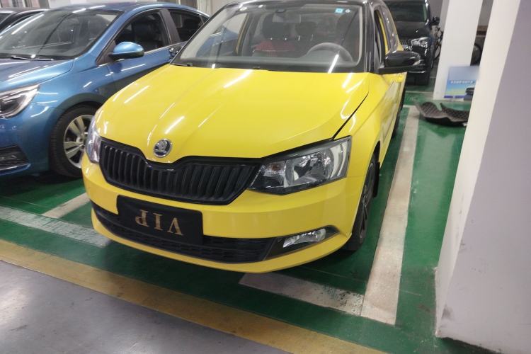 Used Skoda Fabia 2015 1.6L Automatic Sport Edition Left Front Headlight