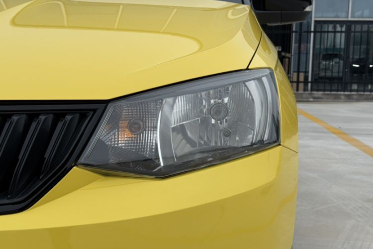 Used Skoda Fabia 2015 1.6L Automatic Sport Edition Left Front Headlight