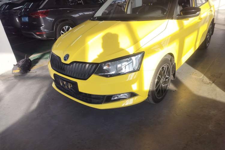 Used Skoda Fabia 2015 1.6L Automatic Sport Edition Left Front Headlight