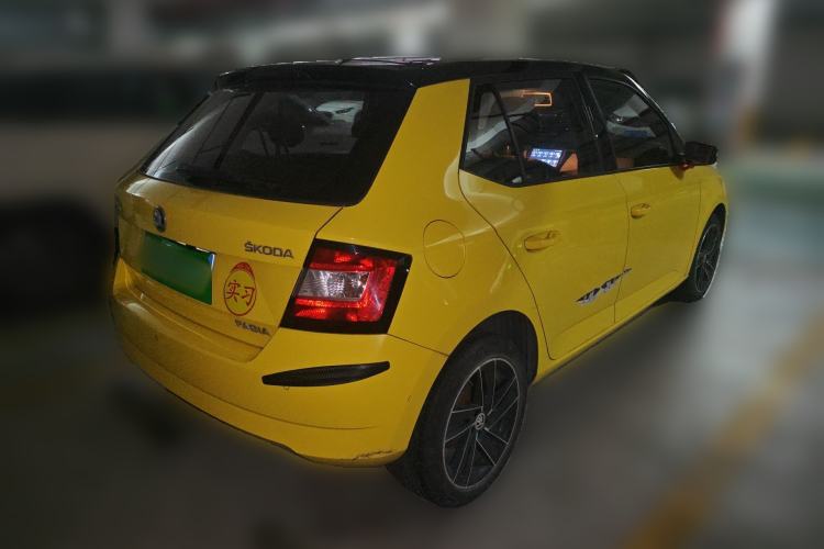 Used Skoda Fabia 2015 1.6L Automatic Sport Edition Rear Right 45 Deg