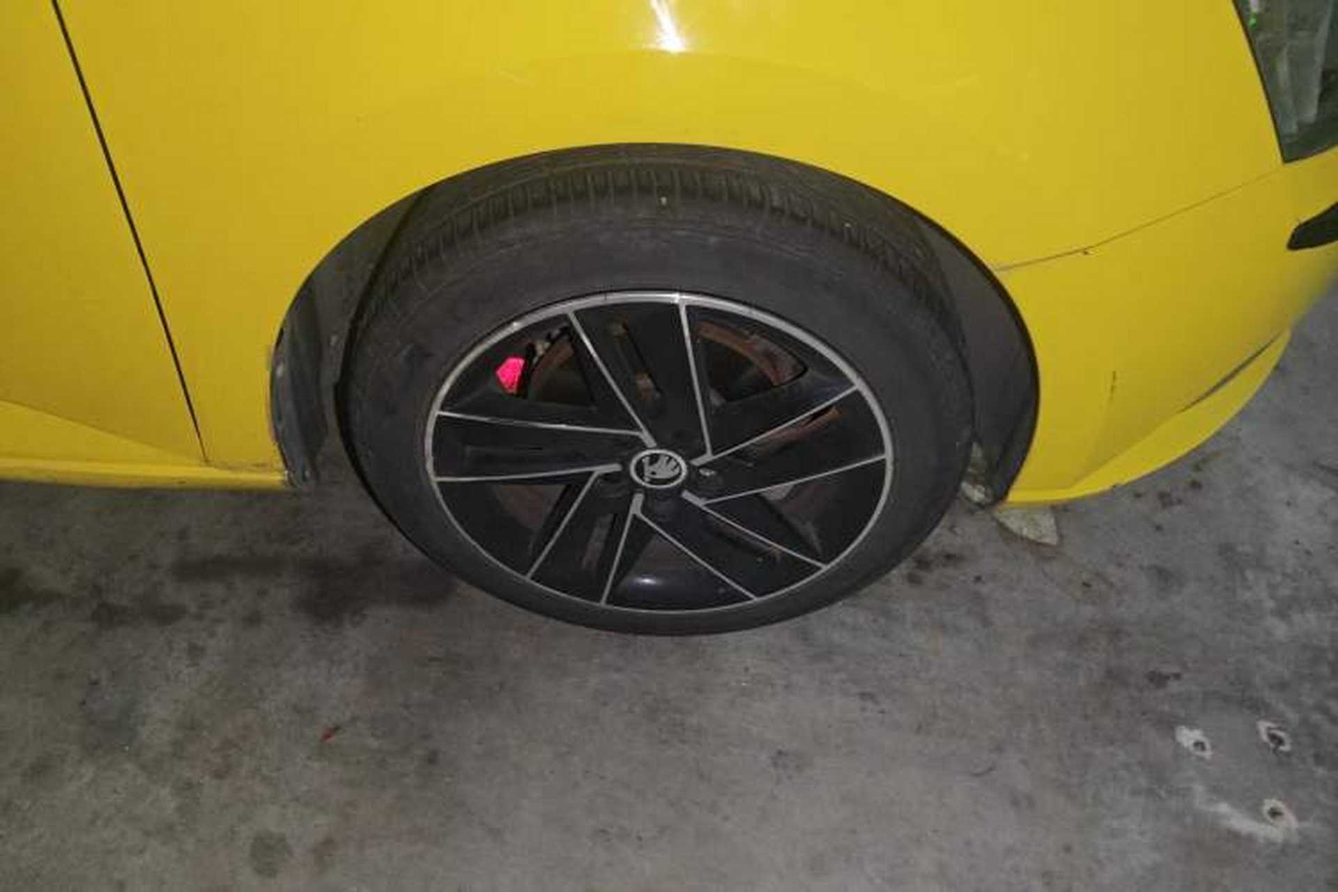 Used Skoda Fabia 2015 1.6L Automatic Sport Edition Right Front Wheel Hub