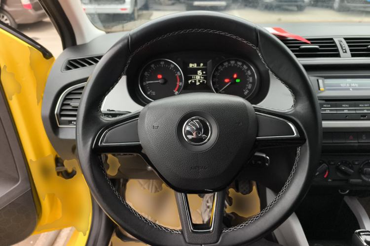 Used Skoda Fabia 2015 1.6L Automatic Sport Edition Steering Wheel