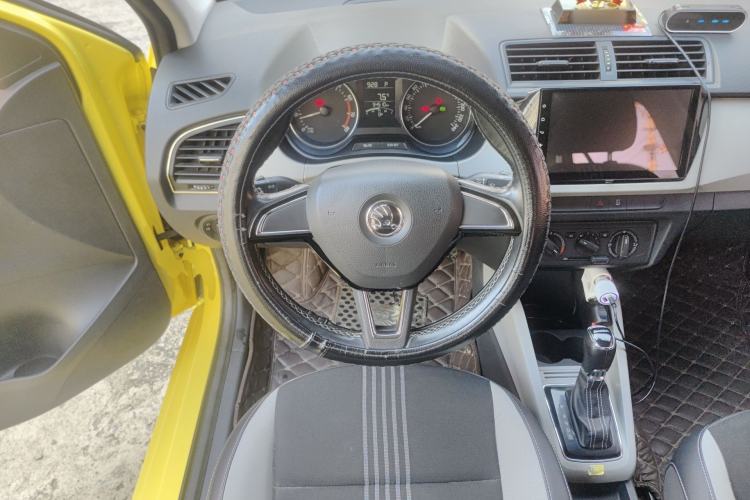 Used Skoda Fabia 2015 1.6L Automatic Sport Edition Steering Wheel