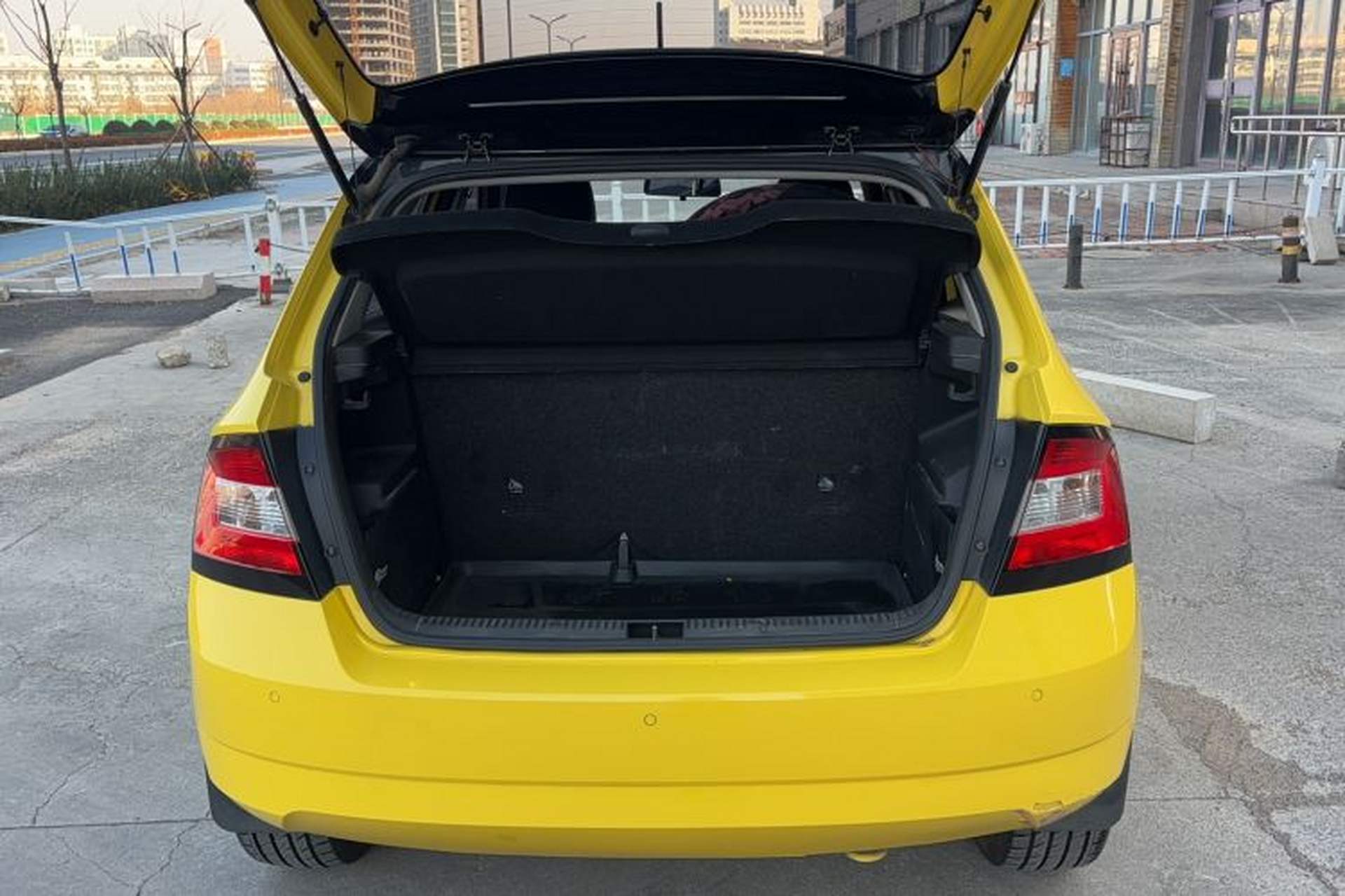 Used Skoda Fabia 2015 1.6L Automatic Sport Edition Trunk