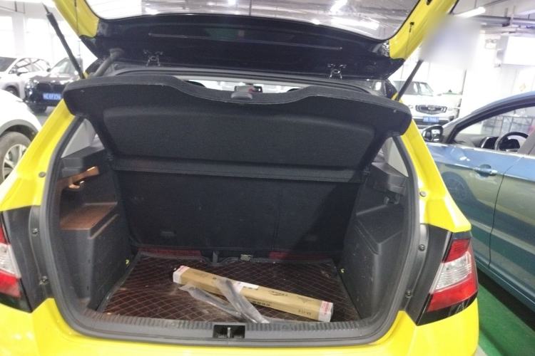 Used Skoda Fabia 2015 1.6L Automatic Sport Edition Trunk