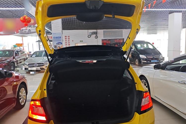 Used Skoda Fabia 2015 1.6L Automatic Sport Edition Trunk