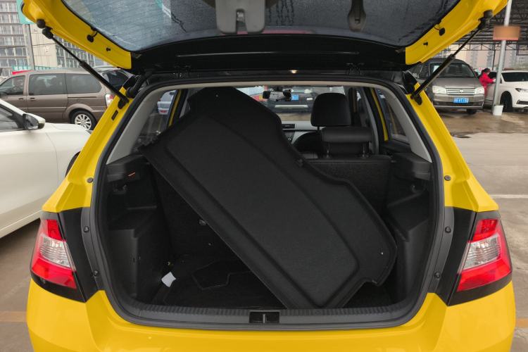 Used Skoda Fabia 2015 1.6L Automatic Sport Edition Trunk