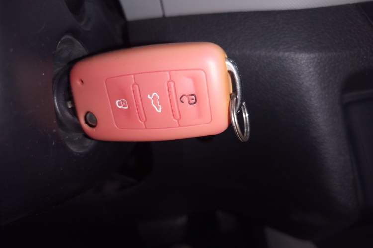 Used Skoda Fabia 2015 1.6L Automatic Sport Edition Vehicle Key