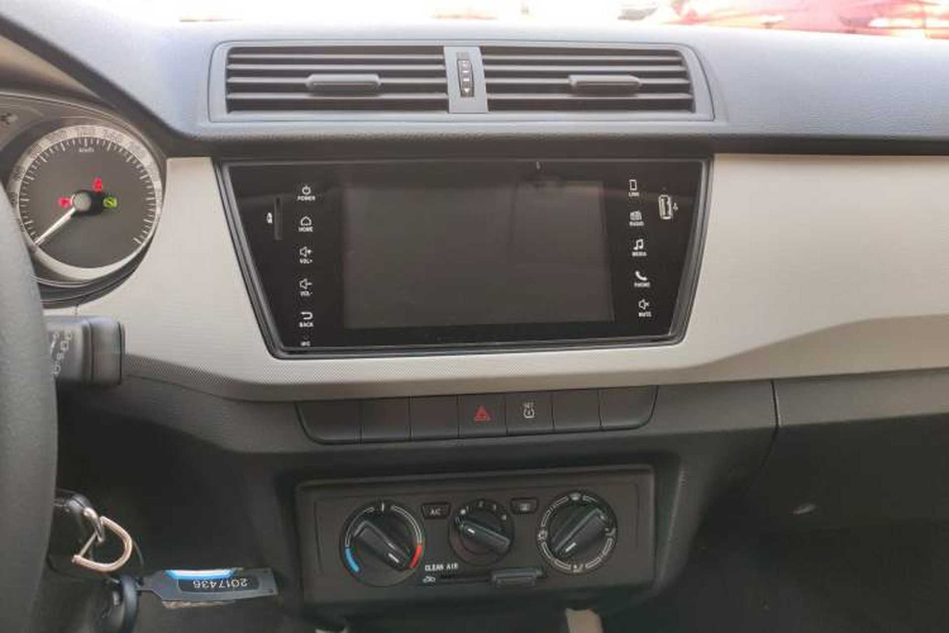 Used Skoda Fabia 2016 1.4L Automatic Car Enjoy Edition Audio And AC Panel