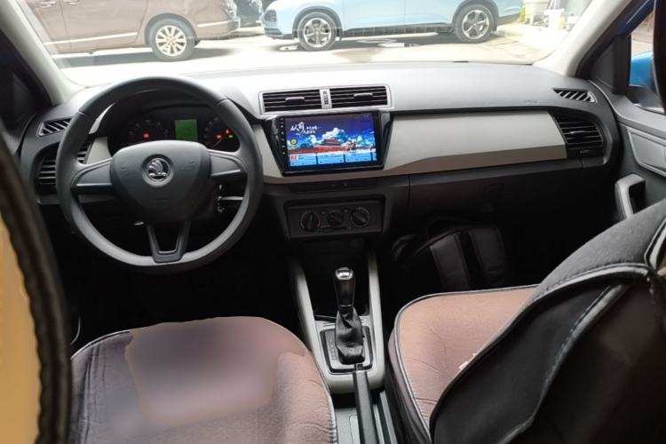 Used Skoda Fabia 2016 1.4L Automatic Car Enjoy Edition Center Console