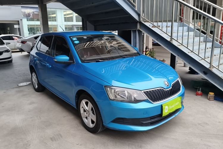 Used Skoda Fabia 2016 1.4L Automatic Car Enjoy Edition Front Right 45 Deg