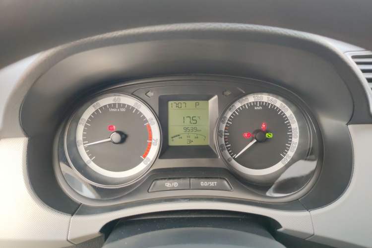 Used Skoda Fabia 2016 1.4L Automatic Car Enjoy Edition Instrument Cluster