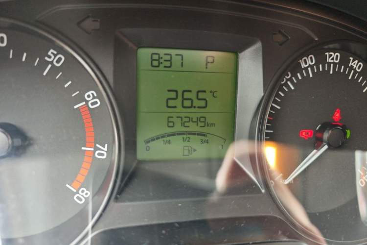 Used Skoda Fabia 2016 1.4L Automatic Car Enjoy Edition Odometer Close Up