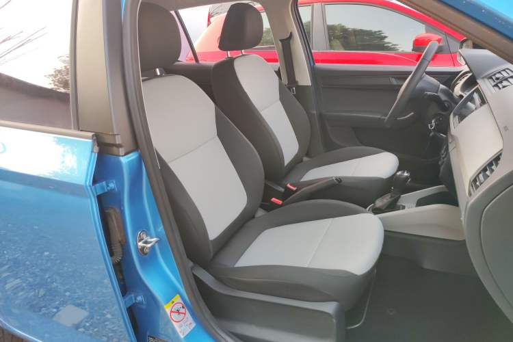Used Skoda Fabia 2016 1.4L Automatic Car Enjoy Edition Right Front Seat