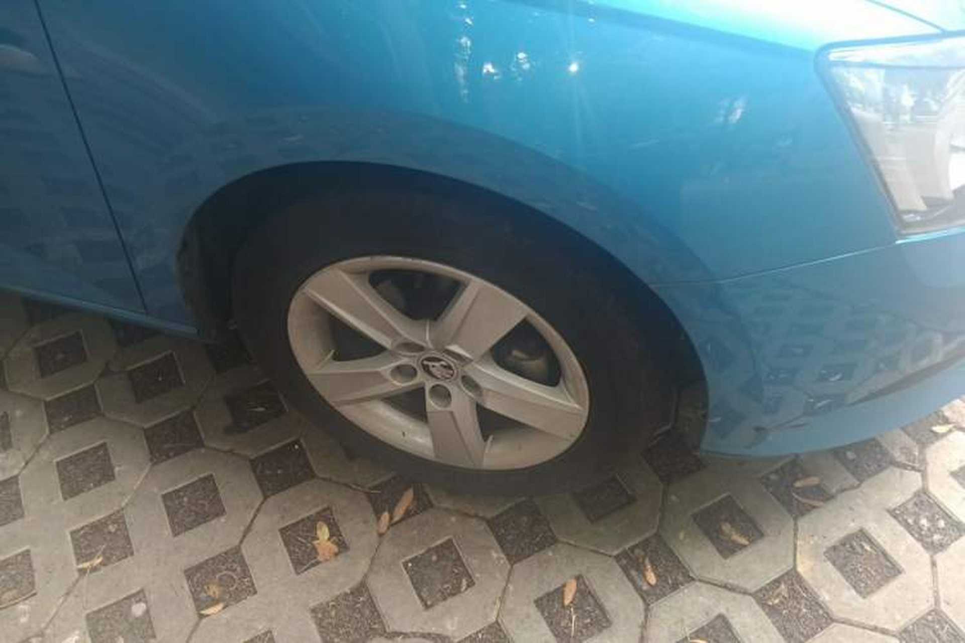 Used Skoda Fabia 2016 1.4L Automatic Car Enjoy Edition Right Front Wheel Hub