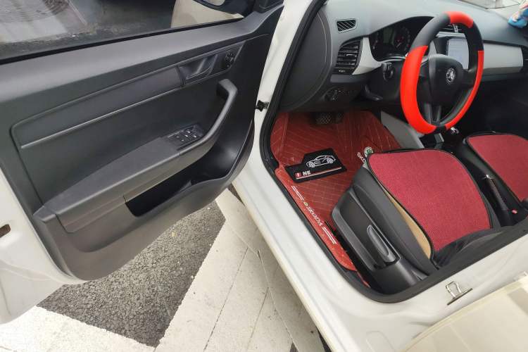 Used Skoda Fabia 2016 1.4L Automatic Car Enjoy Edition Driver Seat