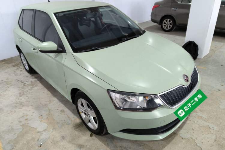 Used Skoda Fabia 2016 1.4L Automatic Car Enjoy Edition Exterior 2