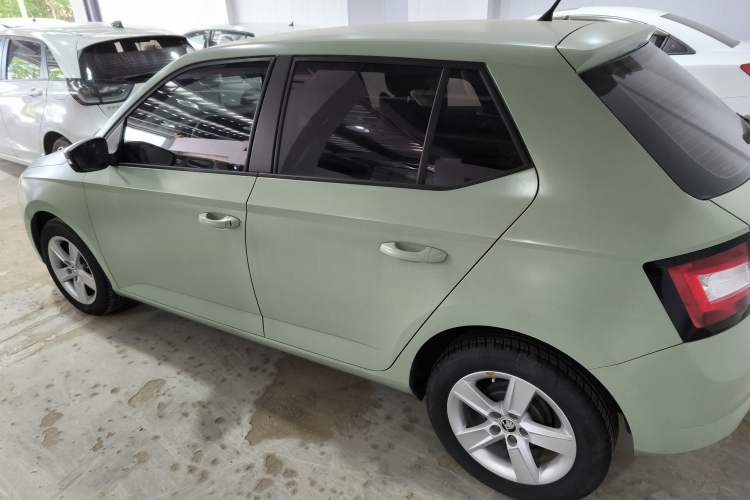 Used Skoda Fabia 2016 1.4L Automatic Car Enjoy Edition Exterior 3
