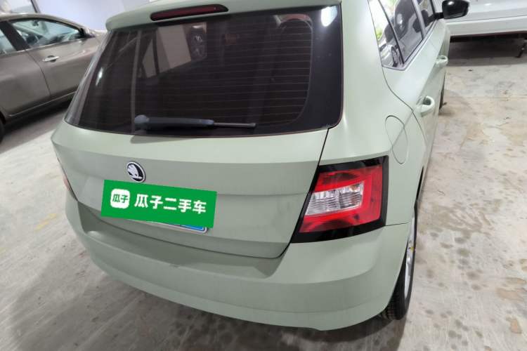 Used Skoda Fabia 2016 1.4L Automatic Car Enjoy Edition Exterior 4