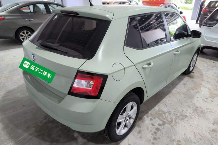 Used Skoda Fabia 2016 1.4L Automatic Car Enjoy Edition Exterior 5