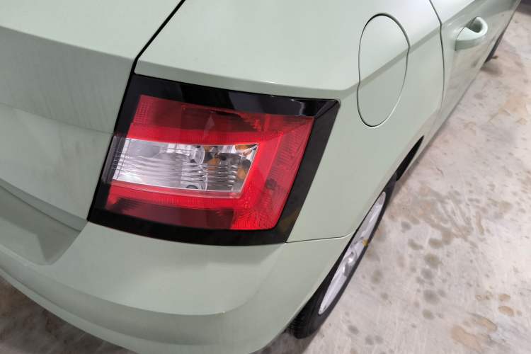 Used Skoda Fabia 2016 1.4L Automatic Car Enjoy Edition Exterior 6