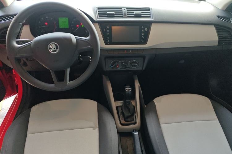 Used Skoda Fabia 2016 1.4L Automatic Car Enjoy Edition Center Console