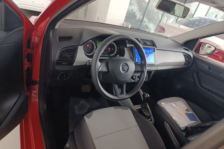 Used Skoda Fabia 2016 1.4L Automatic Car Enjoy Edition Center Console