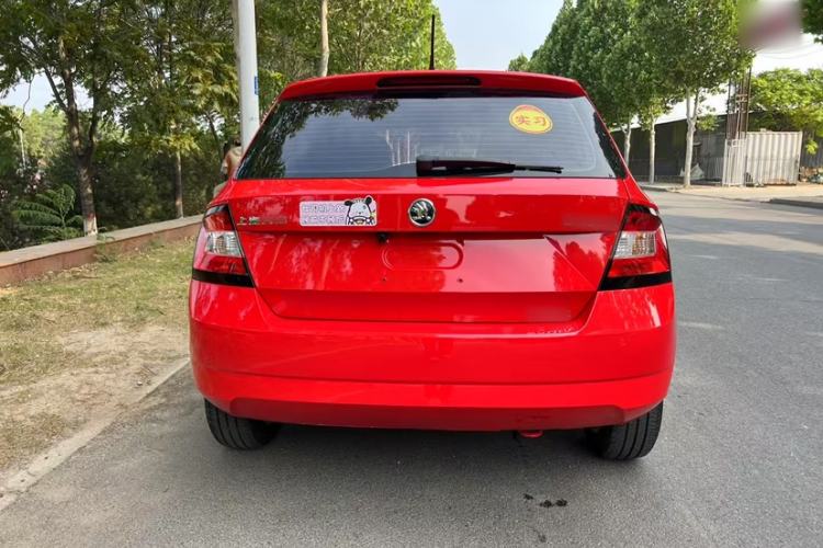 Used Skoda Fabia 2016 1.4L Automatic Car Enjoy Edition Exterior 2