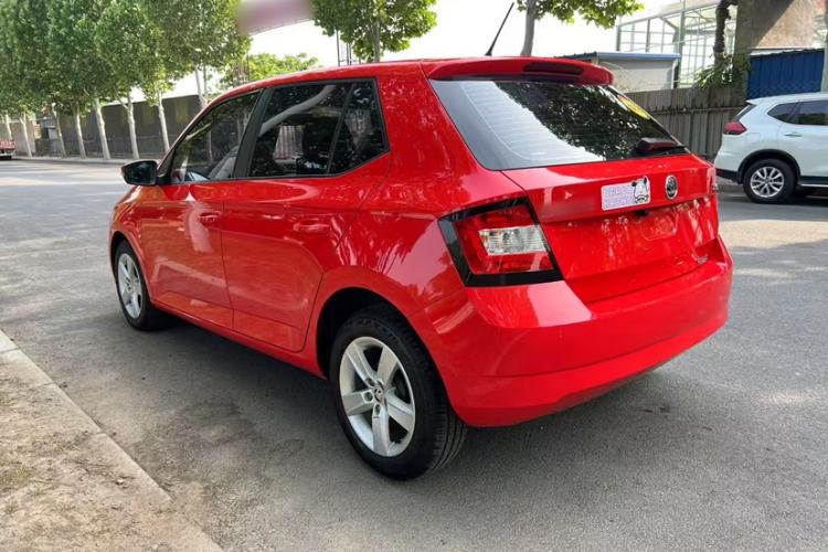 Used Skoda Fabia 2016 1.4L Automatic Car Enjoy Edition Exterior 3