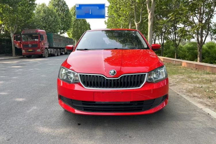 Used Skoda Fabia 2016 1.4L Automatic Car Enjoy Edition Exterior 4