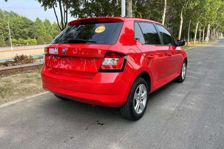 Used Skoda Fabia 2016 1.4L Automatic Car Enjoy Edition Exterior 5