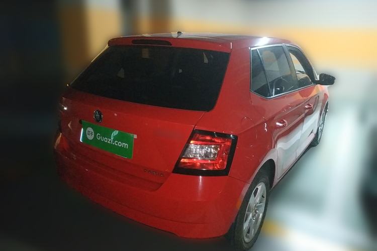 Used Skoda Fabia 2016 1.4L Automatic Car Enjoy Edition Exterior 5