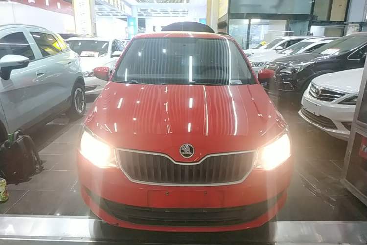Used Skoda Fabia 2016 1.4L Automatic Car Enjoy Edition Front