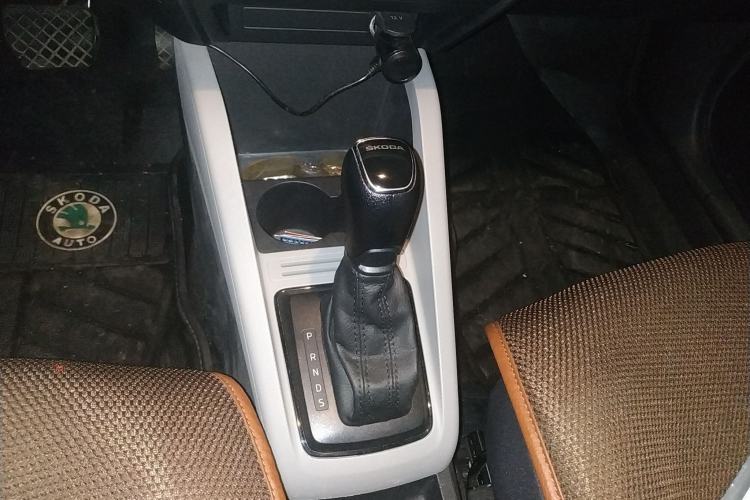 Used Skoda Fabia 2016 1.4L Automatic Car Enjoy Edition Gear Lever
