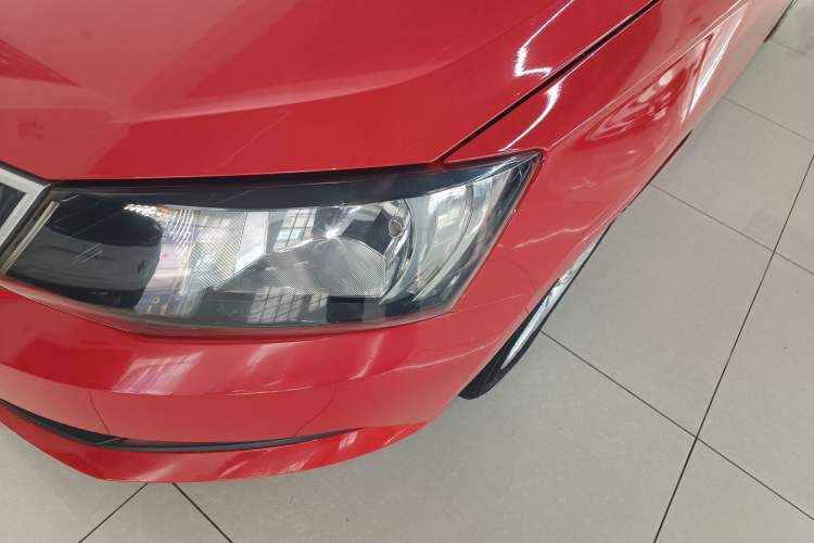 Used Skoda Fabia 2016 1.4L Automatic Car Enjoy Edition Left Front Headlight