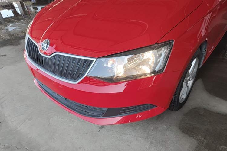 Used Skoda Fabia 2016 1.4L Automatic Car Enjoy Edition Left Front Headlight