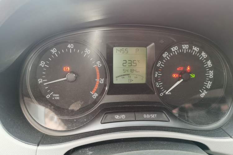 Used Skoda Fabia 2016 1.4L Automatic Car Enjoy Edition Odometer Close Up