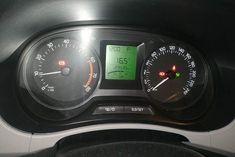 Used Skoda Fabia 2016 1.4L Automatic Car Enjoy Edition Odometer Close Up