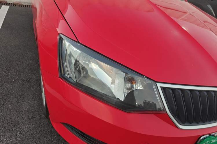 Used Skoda Fabia 2016 1.4L Automatic Car Enjoy Edition Right Front Headlight