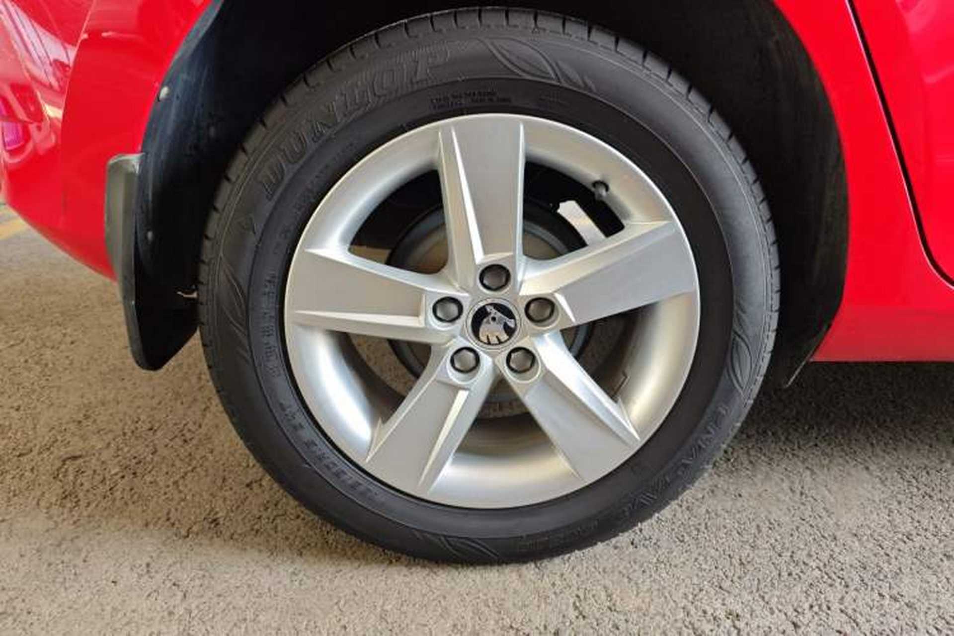 Used Skoda Fabia 2016 1.4L Automatic Car Enjoy Edition Right Rear Wheel Hub