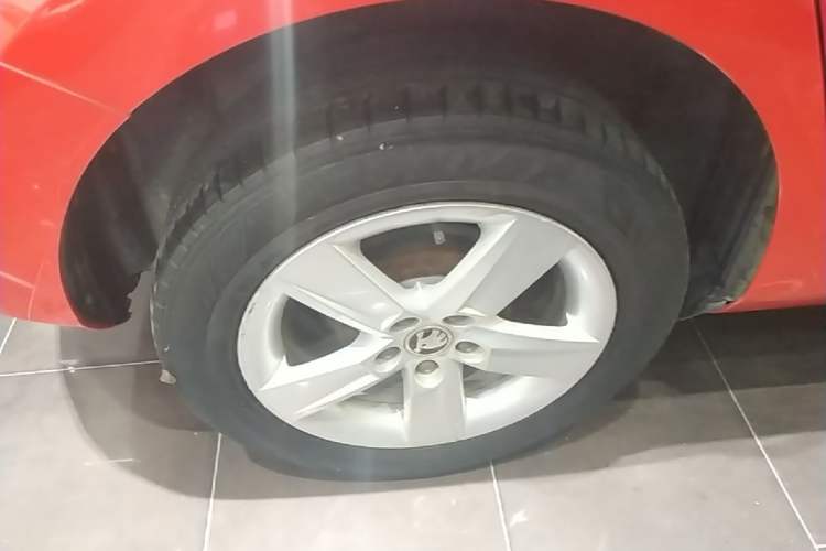 Used Skoda Fabia 2016 1.4L Automatic Car Enjoy Edition Right Rear Wheel Hub