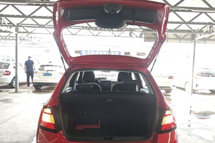Used Skoda Fabia 2016 1.4L Automatic Car Enjoy Edition Trunk