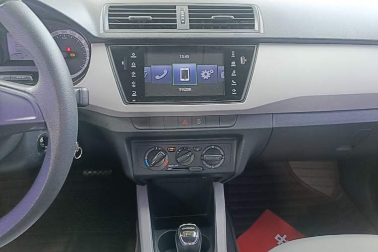 Used Skoda Fabia 2016 1.4L Automatic Car Enjoy Edition Audio And AC Panel