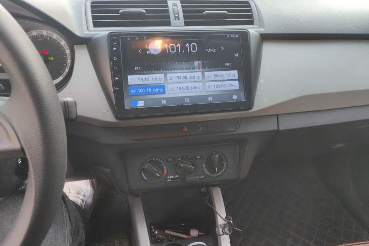 Used Skoda Fabia 2016 1.4L Automatic Car Enjoy Edition Audio And AC Panel