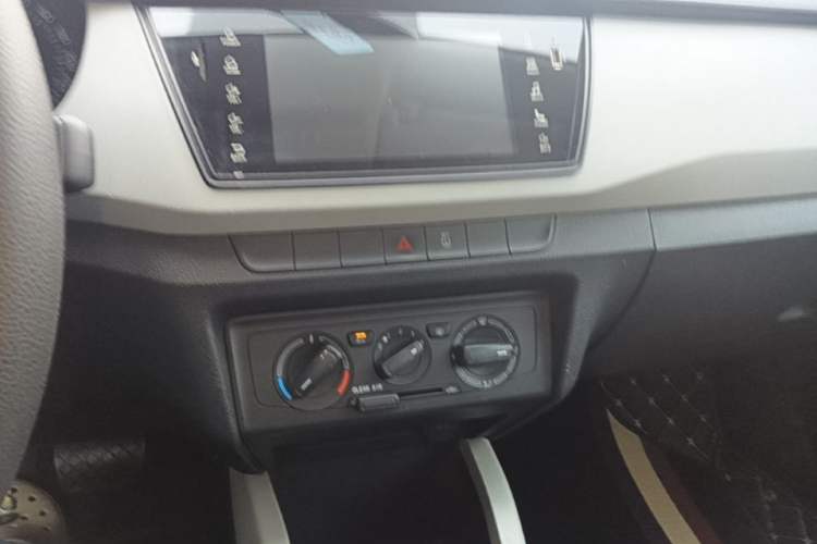 Used Skoda Fabia 2016 1.4L Automatic Car Enjoy Edition Audio And AC Panel