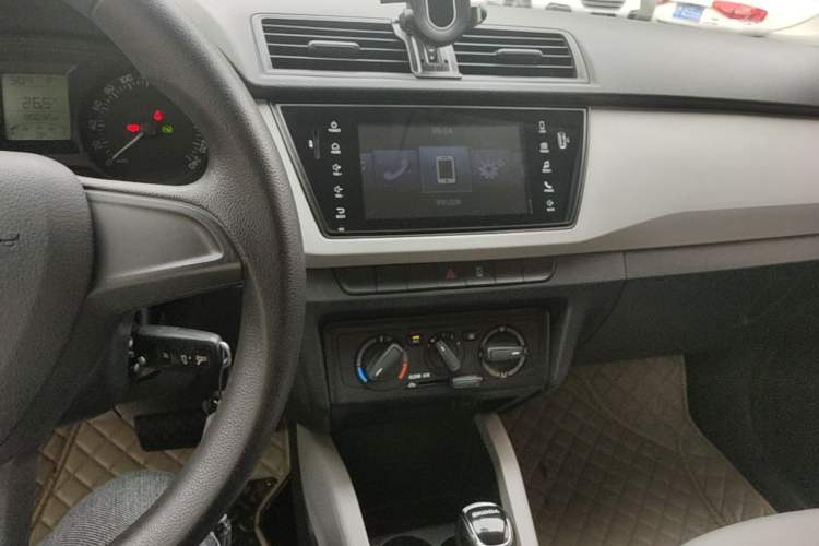Used Skoda Fabia 2016 1.4L Automatic Car Enjoy Edition Audio And AC Panel