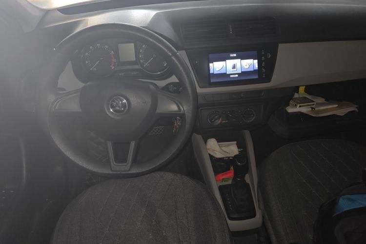 Used Skoda Fabia 2016 1.4L Automatic Car Enjoy Edition Center Console