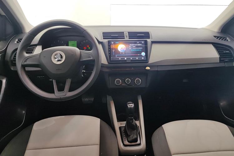 Used Skoda Fabia 2016 1.4L Automatic Car Enjoy Edition Center Console