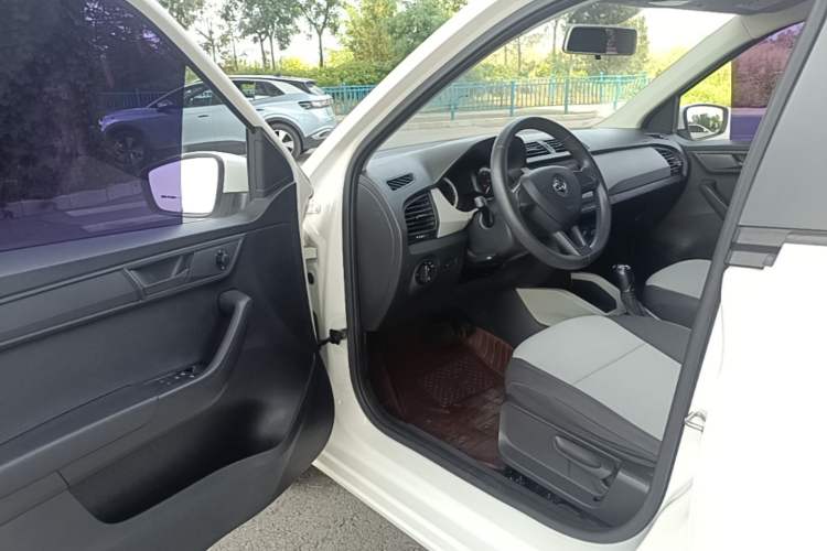 Used Skoda Fabia 2016 1.4L Automatic Car Enjoy Edition Driver Seat