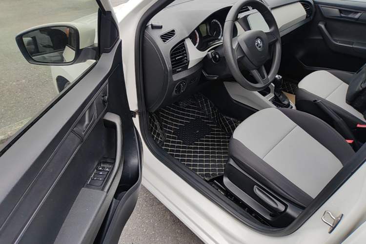 Used Skoda Fabia 2016 1.4L Automatic Car Enjoy Edition Driver Seat